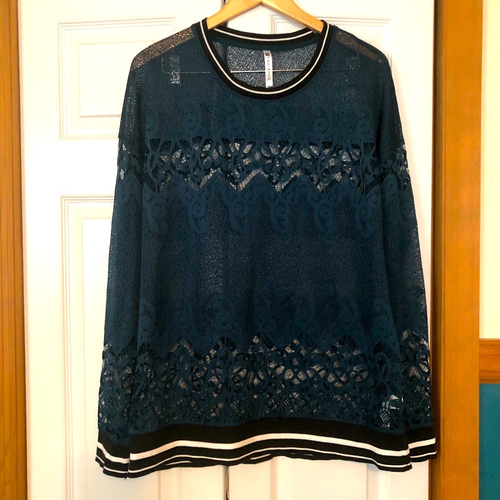 Fabletics lace top